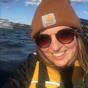 Meet your Posher, Chloe